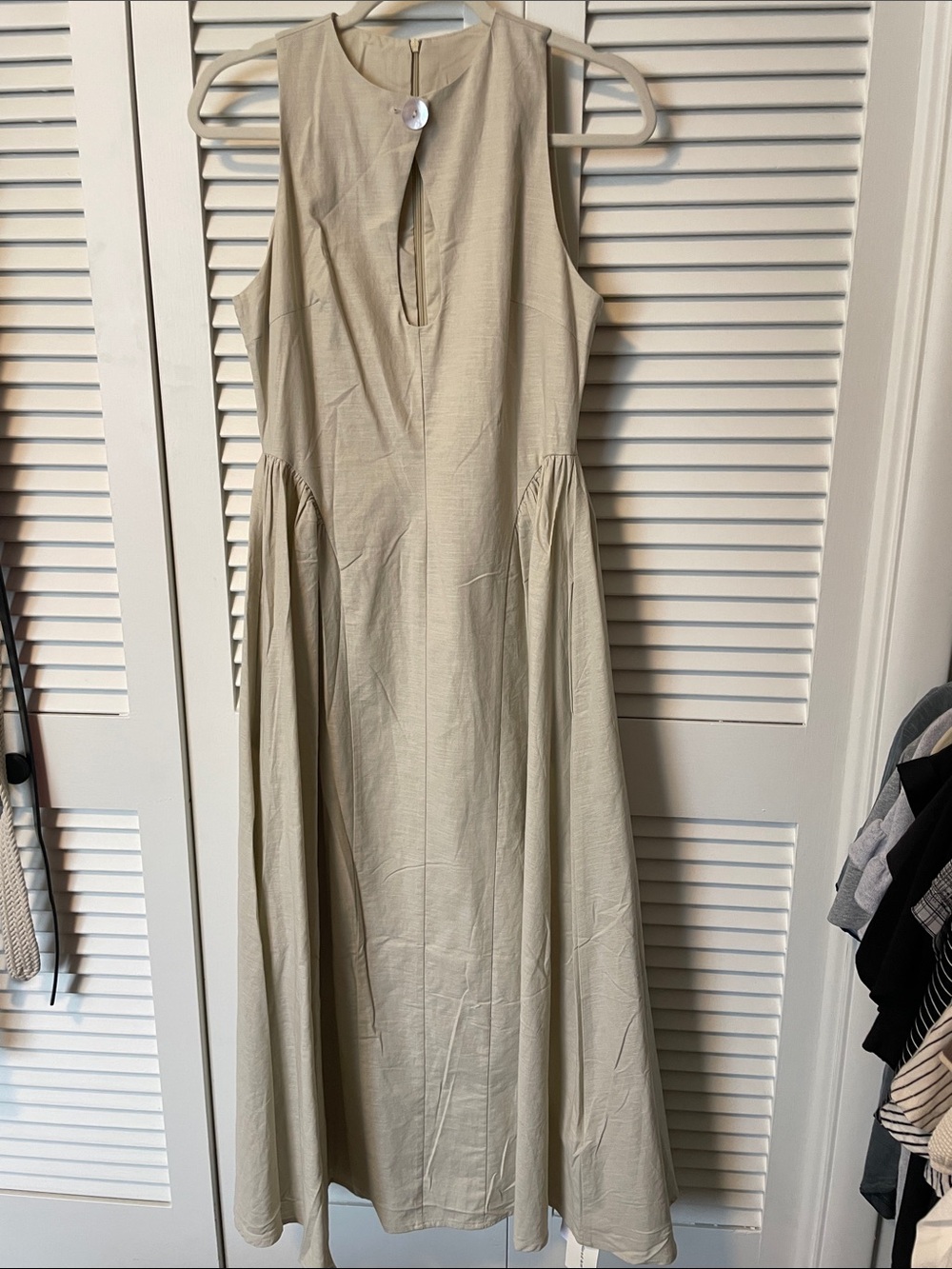 NWT Commense Sleeveless Beige Midi Dress - Classic Elegant Style